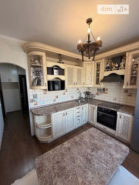 Продаж 3к квартири 76 кв. м на шосе Харківське 146 • ID 3477