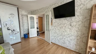 Cozy 1-room apartment for sale on Dniprovski Porogi Street