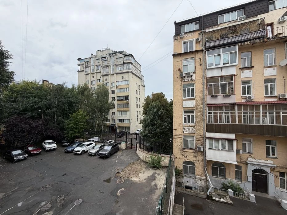 Оренда 3-к кв 80 м2 Золоті Ворота Університет Франка буд. 20