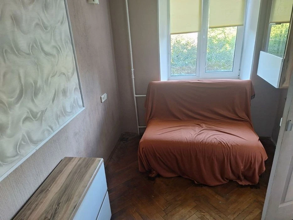 Оренда 3-кімнатна квартира, метро Голосіївська