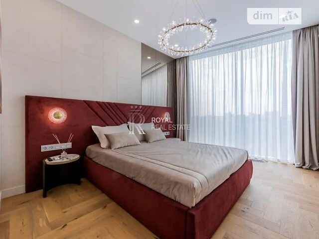 Sale of 3-room apartment 83.6 sq. m. on Ioanna Pavla II st. 12 • I