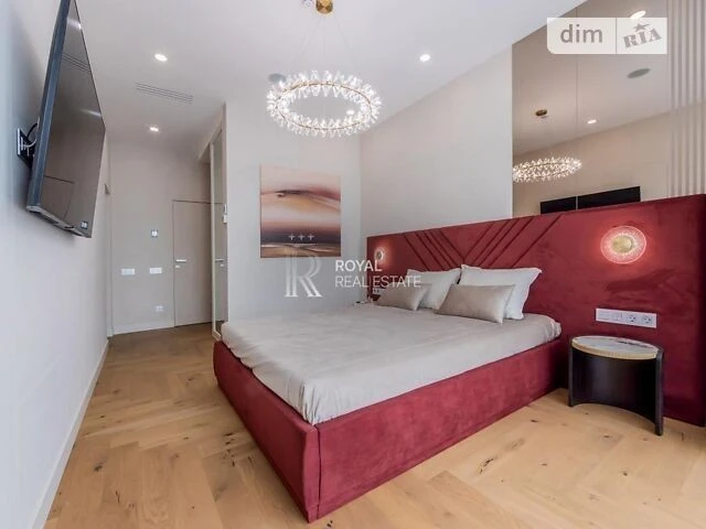 Sale of 3-room apartment 83.6 sq. m. on Ioanna Pavla II st. 12 • I