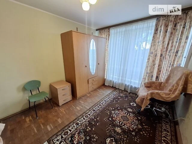 Довготривала оренда 1к квартири на вул. Березняківська 30 •