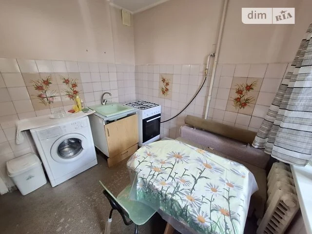 Довготривала оренда 1к квартири на вул. Березняківська 30 •