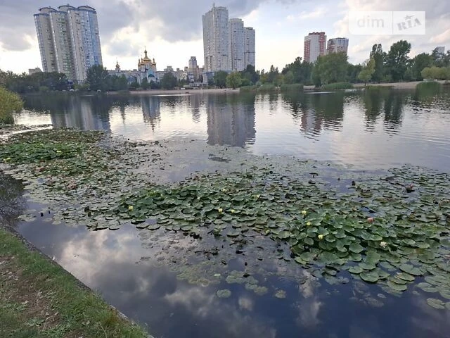 Довготривала оренда 1к квартири на вул. Березняківська 30 •