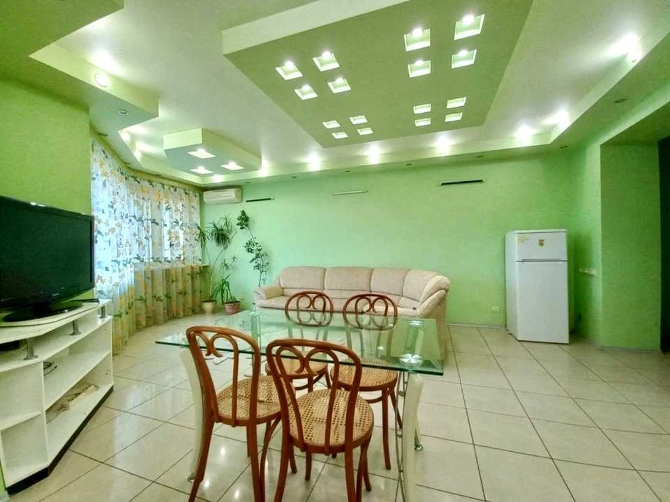 Квартира. Київ, Борщагівська вул.