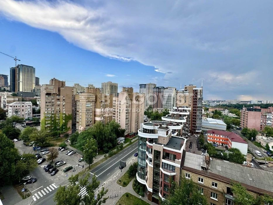 1к Лабораторна Ямська 35 метро Олімпійська -15 хв