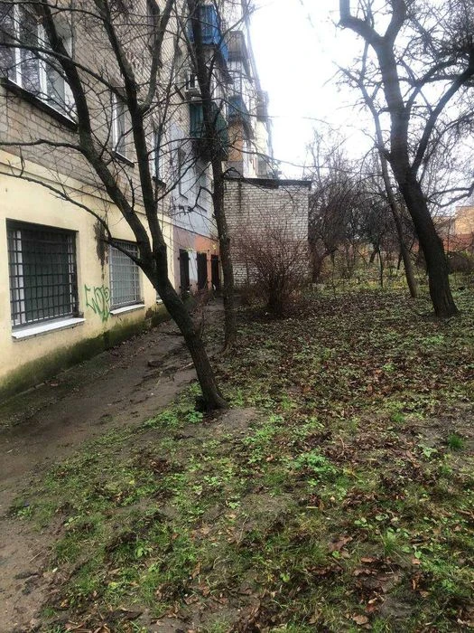 Selling a 2-room apartment in Odessa.
