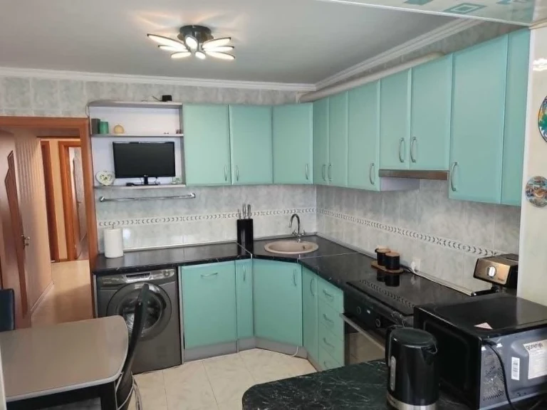 Продаж 3к квартири, метро Мінська-5 хв пішки, Левка Лукяненк
