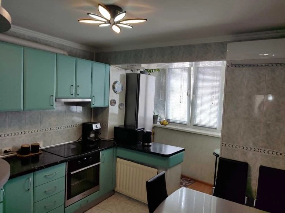 Продаж 3к квартири, метро Мінська-5 хв пішки, Левка Лукяненк