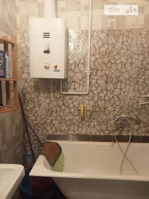 Продаж кімнати 28 кв. м на вул. Васильківська 27 • ID 347736