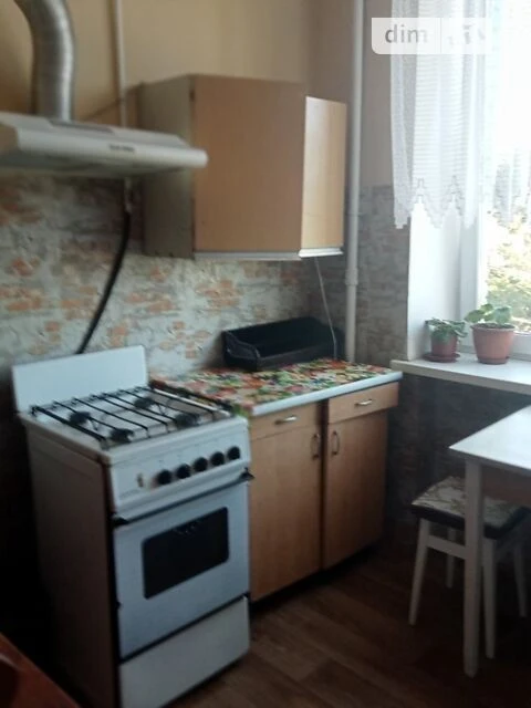 Продаж кімнати 28 кв. м на вул. Васильківська 27 • ID 347736