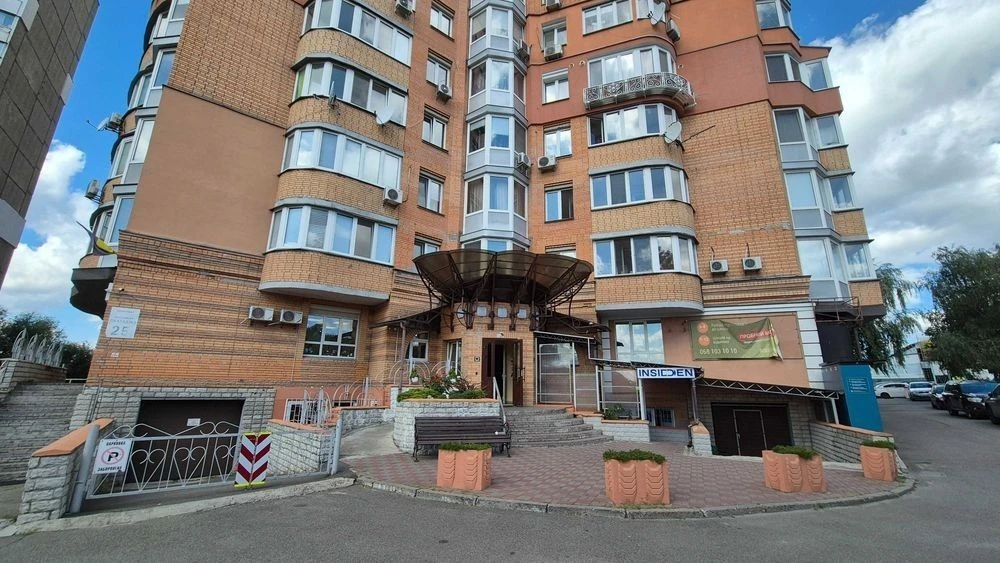 Київ Академмістечко продам 2к квартиру з ремонтом 84 м² без