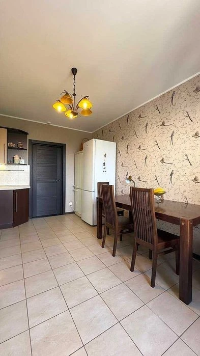 Продаж 3-х кімн квартири з ремонтом метро Позняки Григоренка