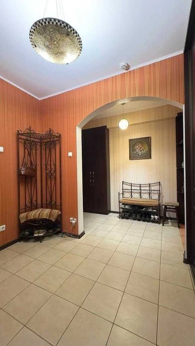 Продаж 3-х кімн квартири з ремонтом метро Позняки Григоренка