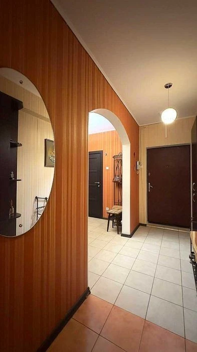 Продаж 3-х кімн квартири з ремонтом метро Позняки Григоренка