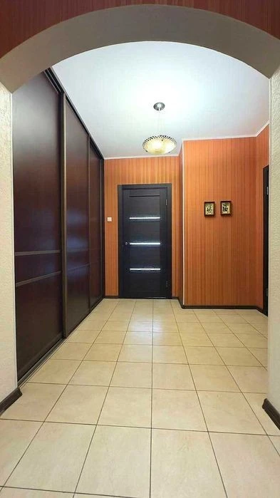 Продаж 3-х кімн квартири з ремонтом метро Позняки Григоренка