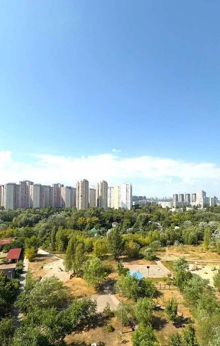 Продаж 3-х кімн квартири з ремонтом метро Позняки Григоренка