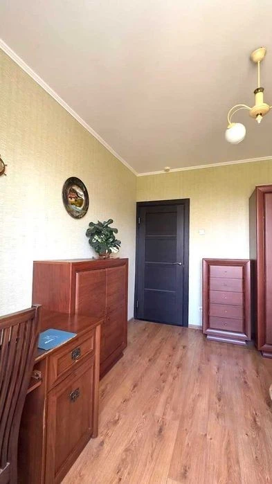 Продаж 3-х кімн квартири з ремонтом метро Позняки Григоренка