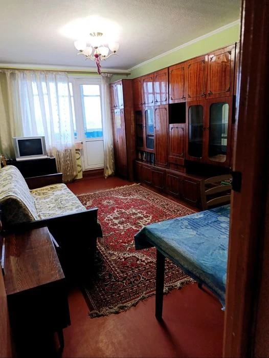 CERTIFICATE! Selling a real 3-room apartment on Rogansky Prospekt.