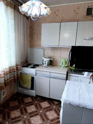 CERTIFICATE! Selling a real 3-room apartment on Rogansky Prospekt.