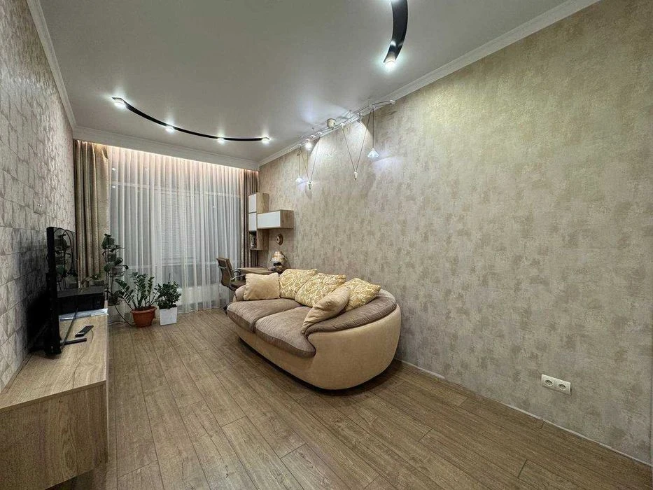 Продам 2-к квартиру для жизни в ЖК Элегия Парк. Низкий этаж.