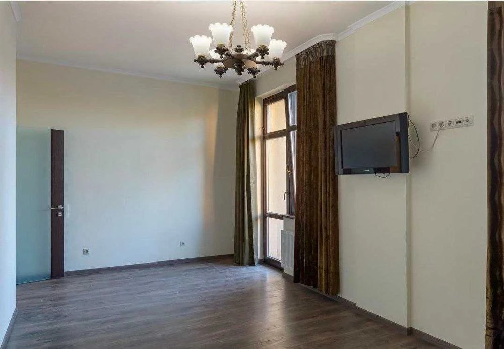 Продаж 3 кімнатної квартири вул.Мучна ( поруч Шевченківський