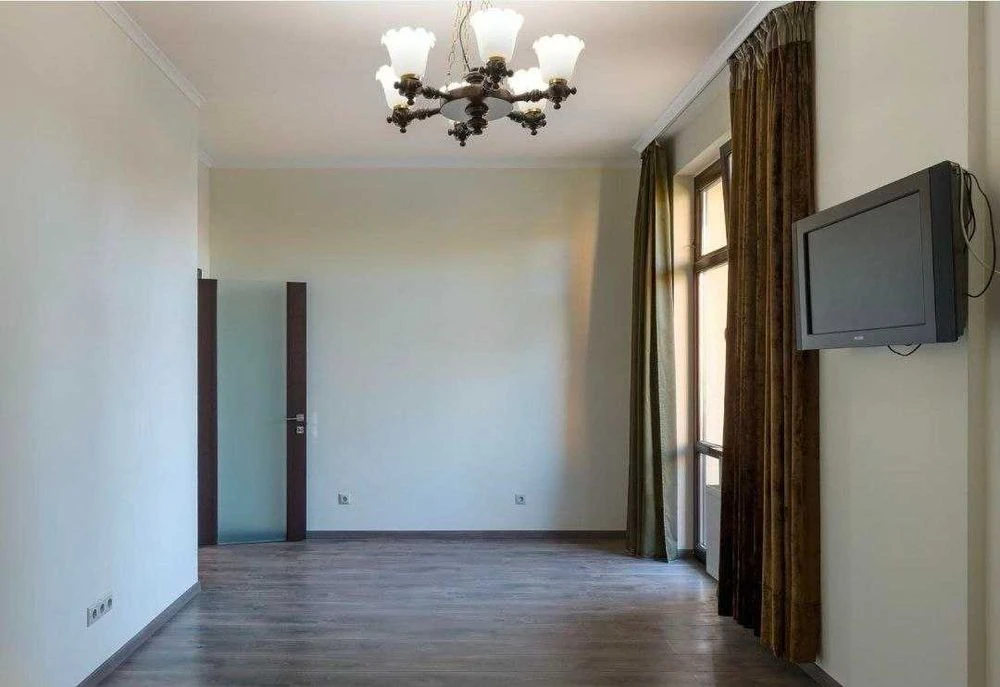 Продаж 3 кімнатної квартири вул.Мучна ( поруч Шевченківський
