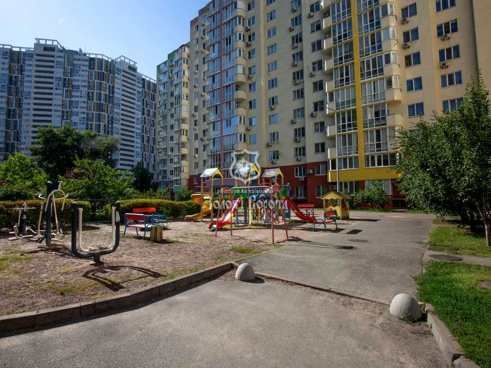 Квартира. Київ, Дениса Рачінського вул. (Комбінатна)