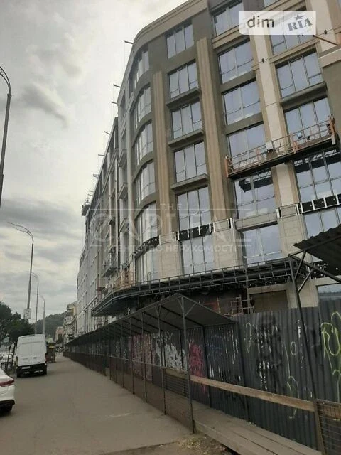 Sale of 2-room apartment 72 sq. m. on Naberezhno-Khreshchatytska Street 21