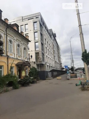 Sale of 2-room apartment 72 sq. m. on Naberezhno-Khreshchatytska Street 21