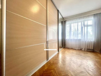 Продаж 2-кімнатної квартири вул. Мілютенка, 12-а