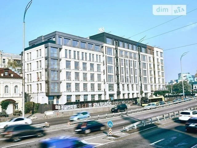 Sale of 2-room apartment 72 sq. m. on Naberezhno-Khreshchatytska Street 21