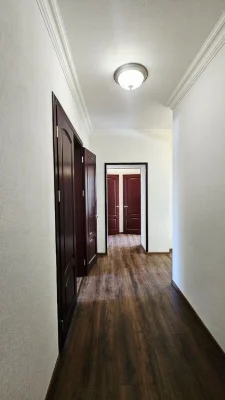 Продам 3кв. Центр, сталинка 2 этаж, гараж, набережная