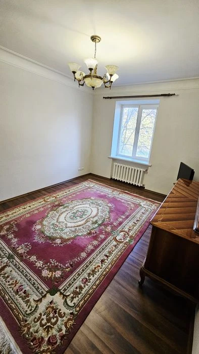 Продам 3кв. Центр, сталинка 2 этаж, гараж, набережная