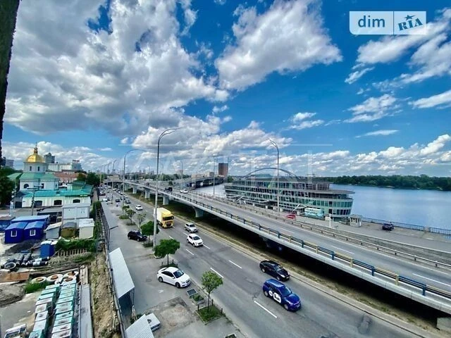 Sale of 2-room apartment 72 sq. m. on Naberezhno-Khreshchatytska Street 21