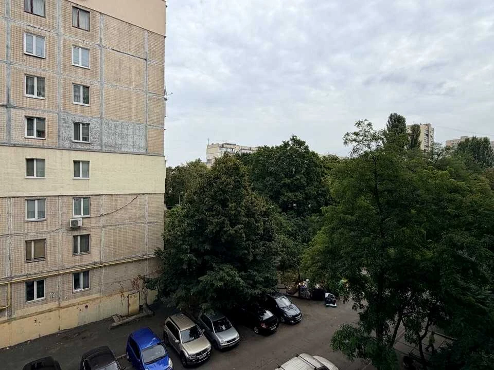 Квартира. Київ, Митрополита Андрея Шептицького вул. (Анатолі