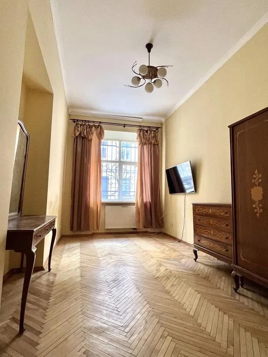 Продаж 3 кім квартира 62.70 м² 1/3ц вул.Водна  120000$