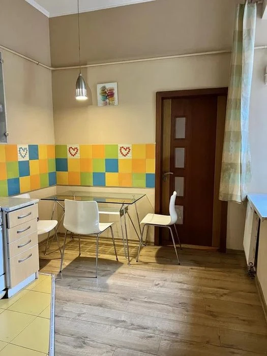 Продаж 3 кім квартира 62.70 м² 1/3ц вул.Водна  120000$