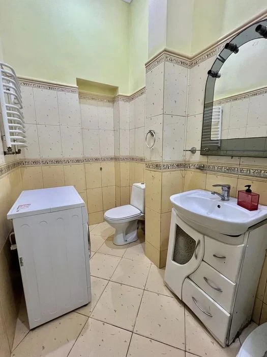 Продаж 3 кім квартира 62.70 м² 1/3ц вул.Водна  120000$