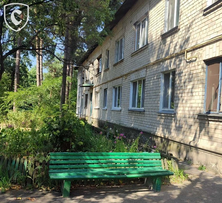 Продаж кімнати у Пущі-Водиці біля озера.
