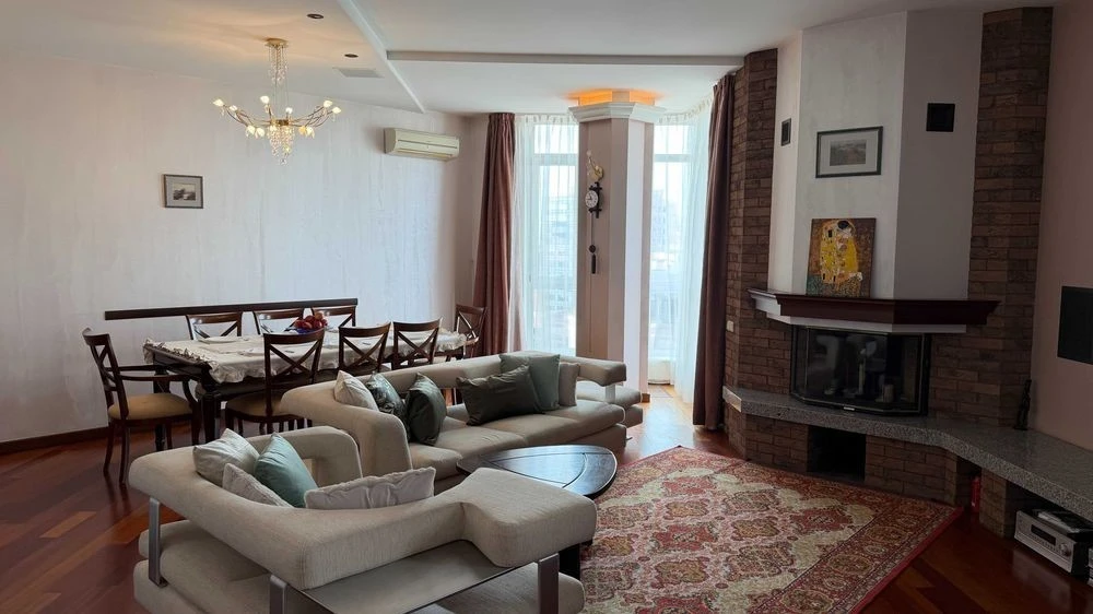For sale 3-room apartment in the Center | Shevchenkivskyi district | B