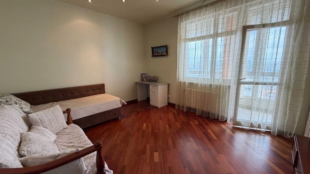 For sale 3-room apartment in the Center | Shevchenkivskyi district | B