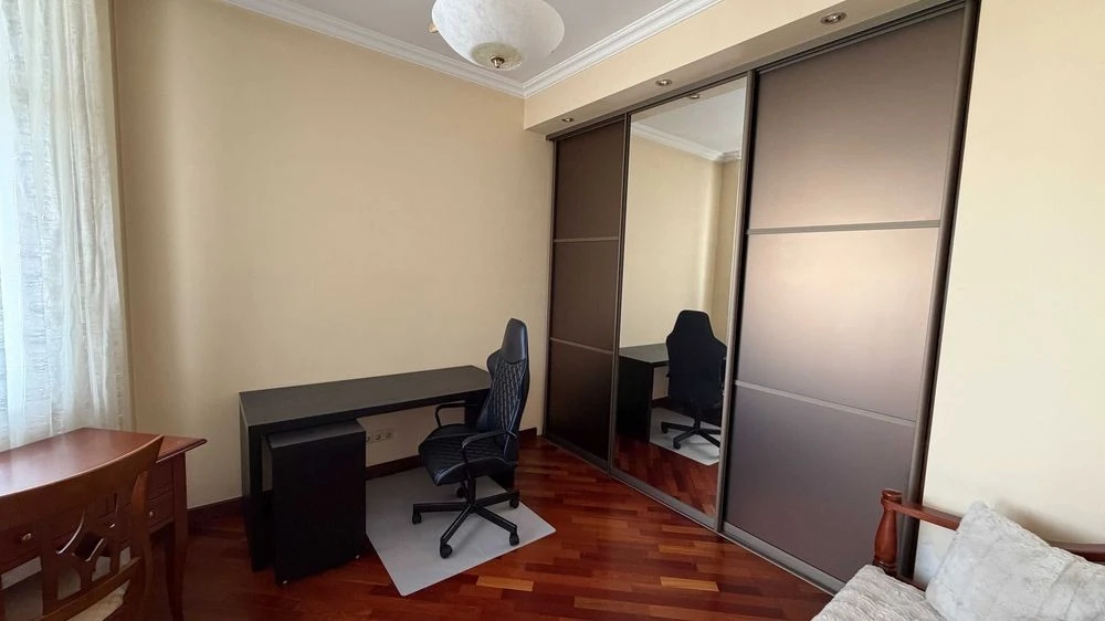 For sale 3-room apartment in the Center | Shevchenkivskyi district | B