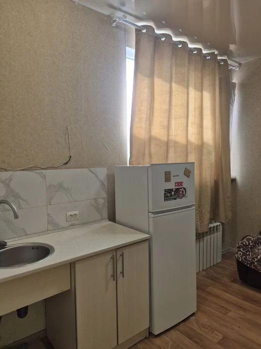 Selling a 1-room small apartment