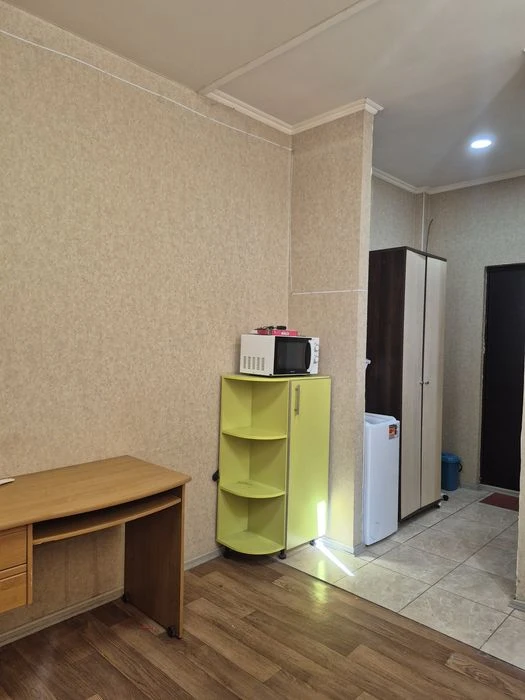 Selling a 1-room small apartment