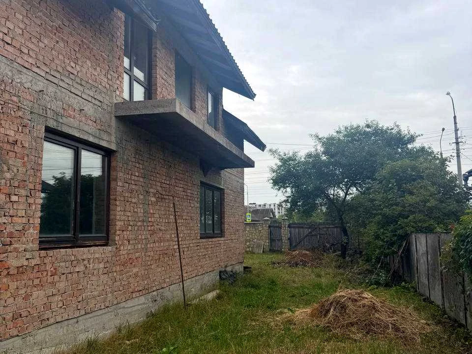 Будинок. Івано-Франківськ, Євгена Коновальця вул.