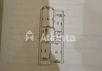 3 комнатная квартира возле ТЦ Семья ремонт. газ. низкий этаж
