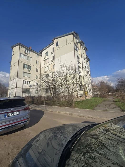 114 sq m apartment for sale near Armeyskaya metro station