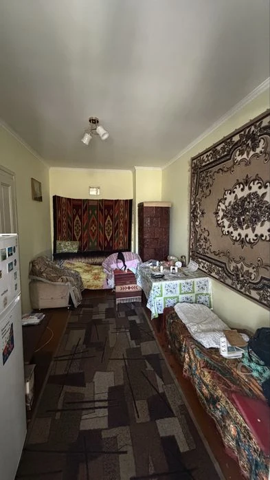 Продається квартира в напівособняку з міськими комунікаціями